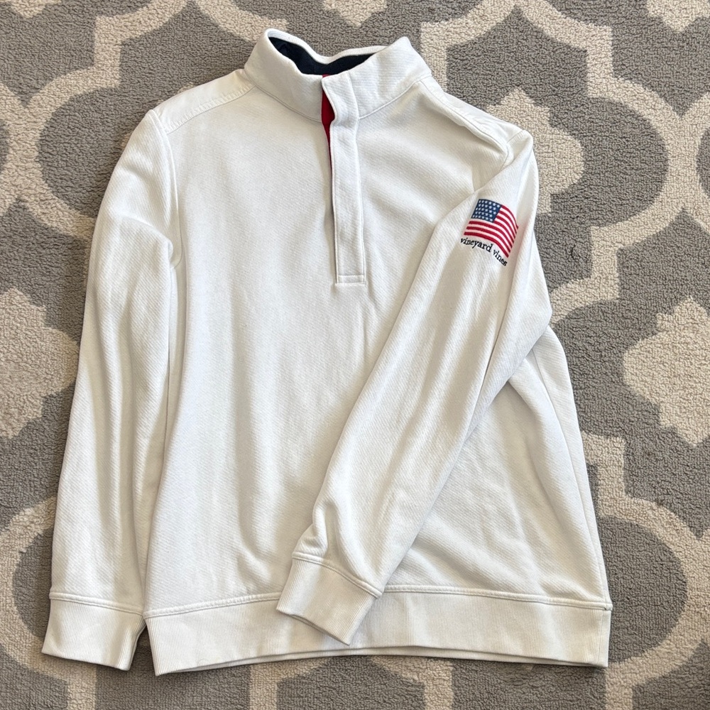 Vineyard Vines White snap Sweatshirt with Flag Detail